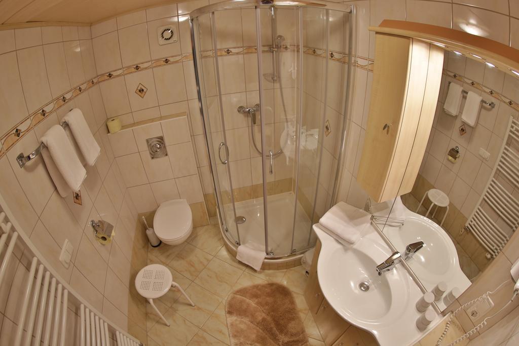 ストローブル Haus Reginaアパートホテル エクステリア 写真