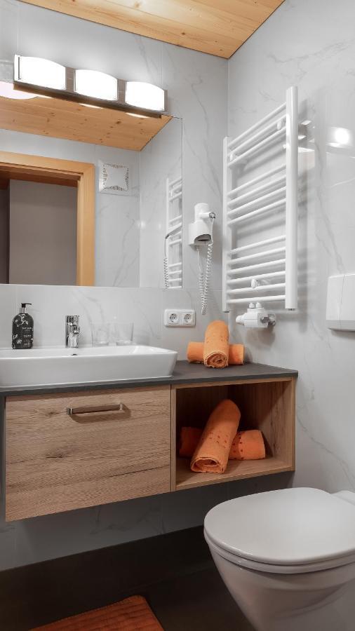 ストローブル Haus Reginaアパートホテル エクステリア 写真