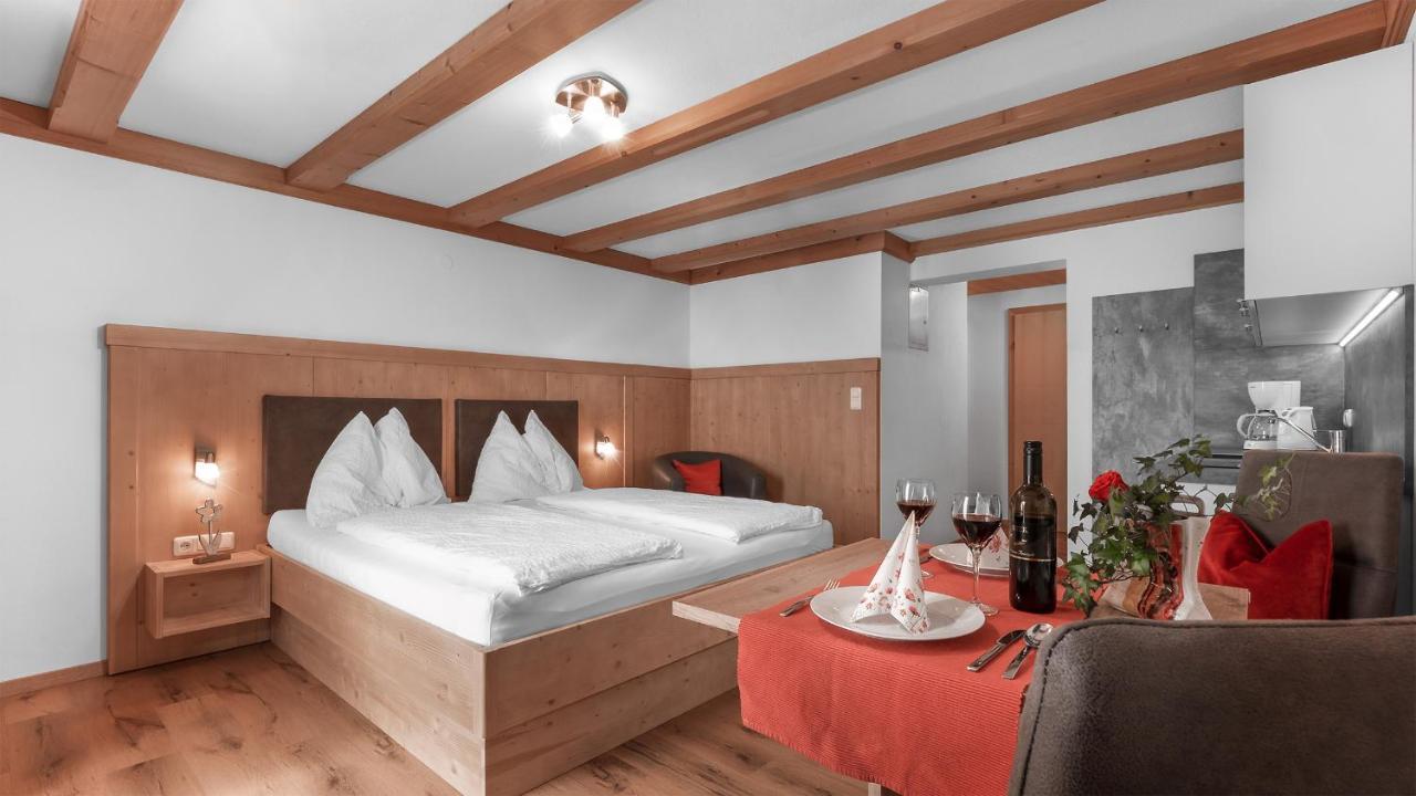 ストローブル Haus Reginaアパートホテル エクステリア 写真