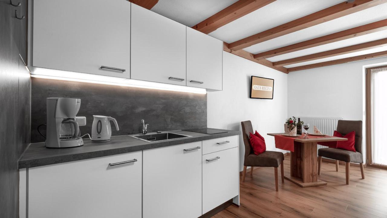 ストローブル Haus Reginaアパートホテル エクステリア 写真